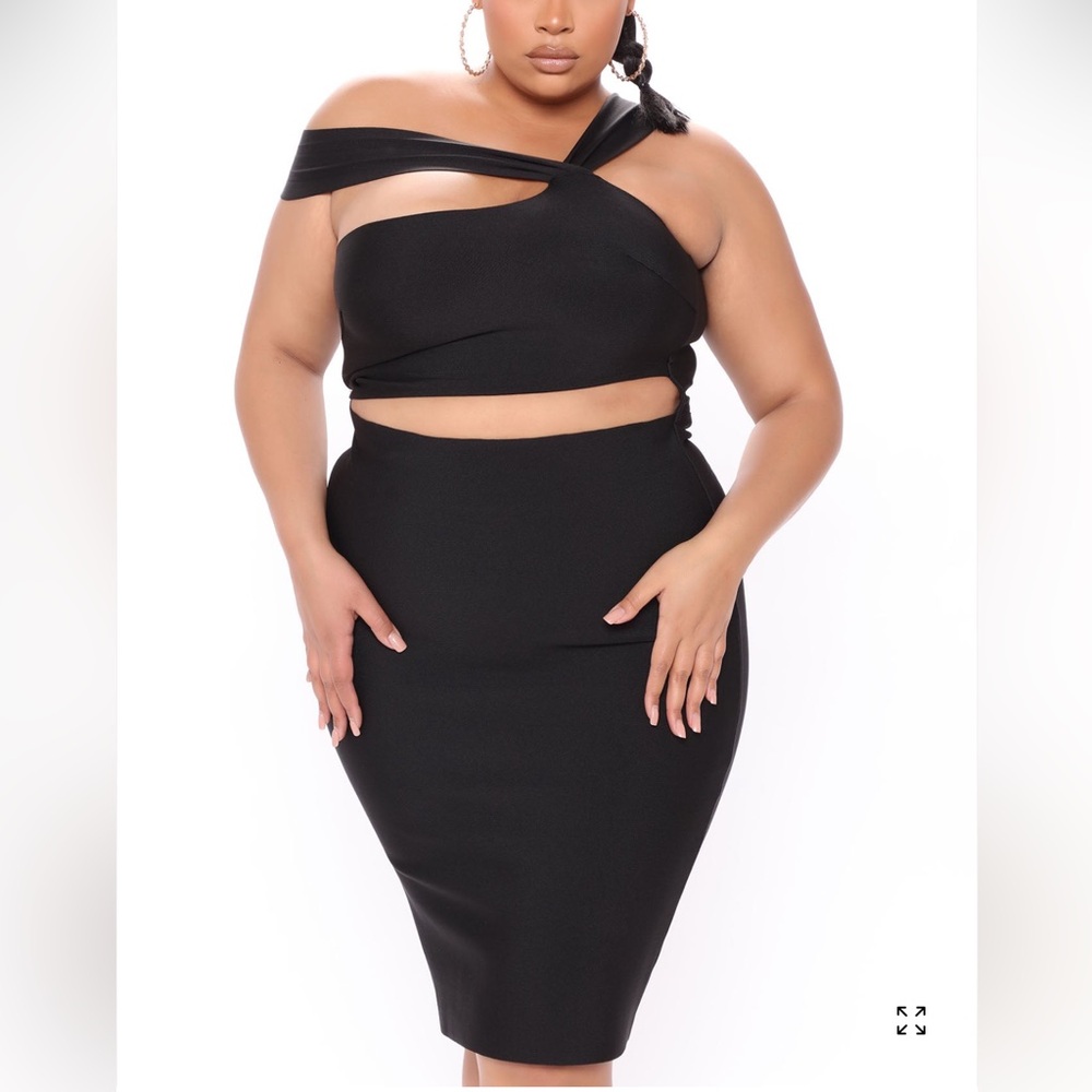 Elegant Black Women's Skirt